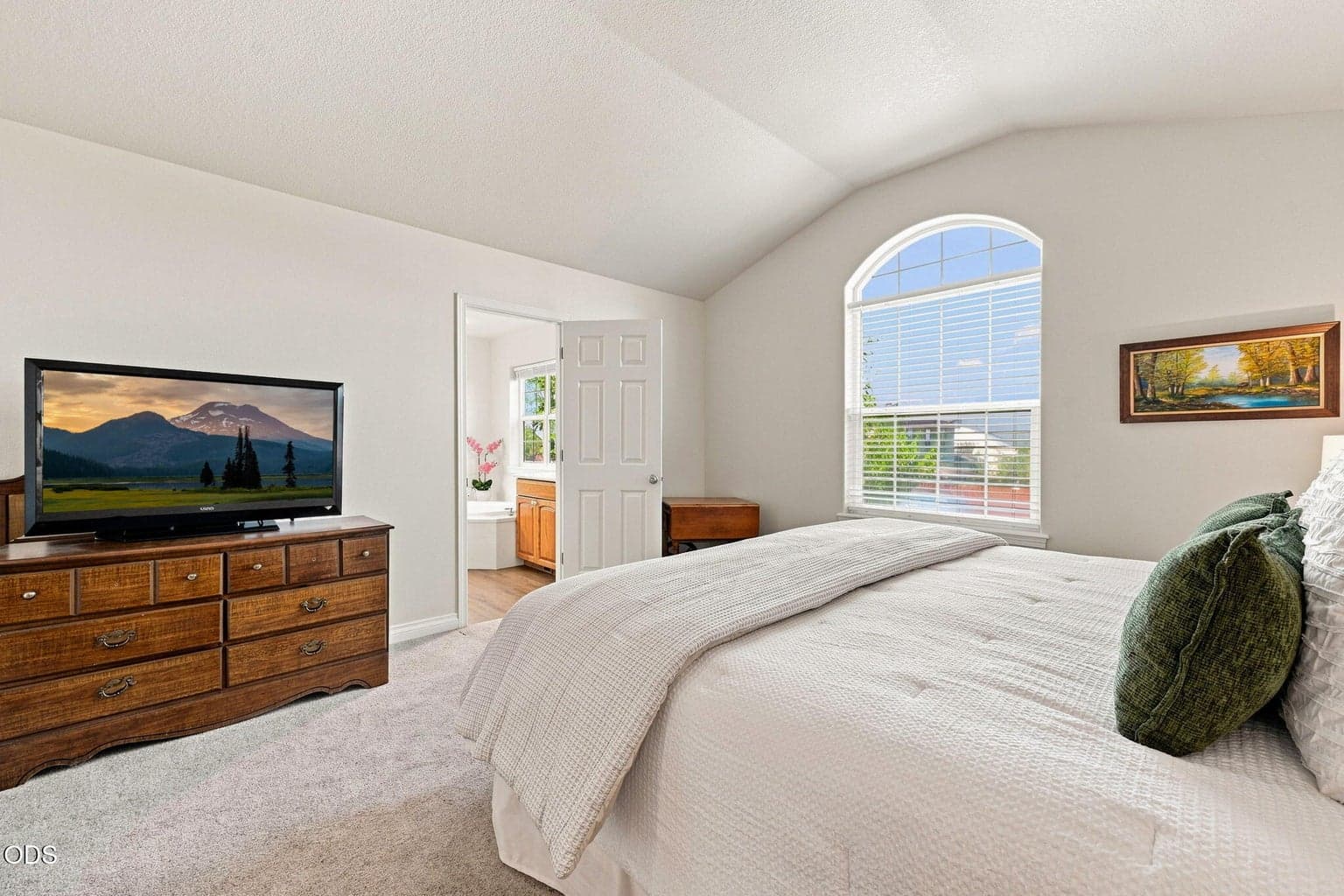Photo of 3840 SW Summit Avenue 25 of 46