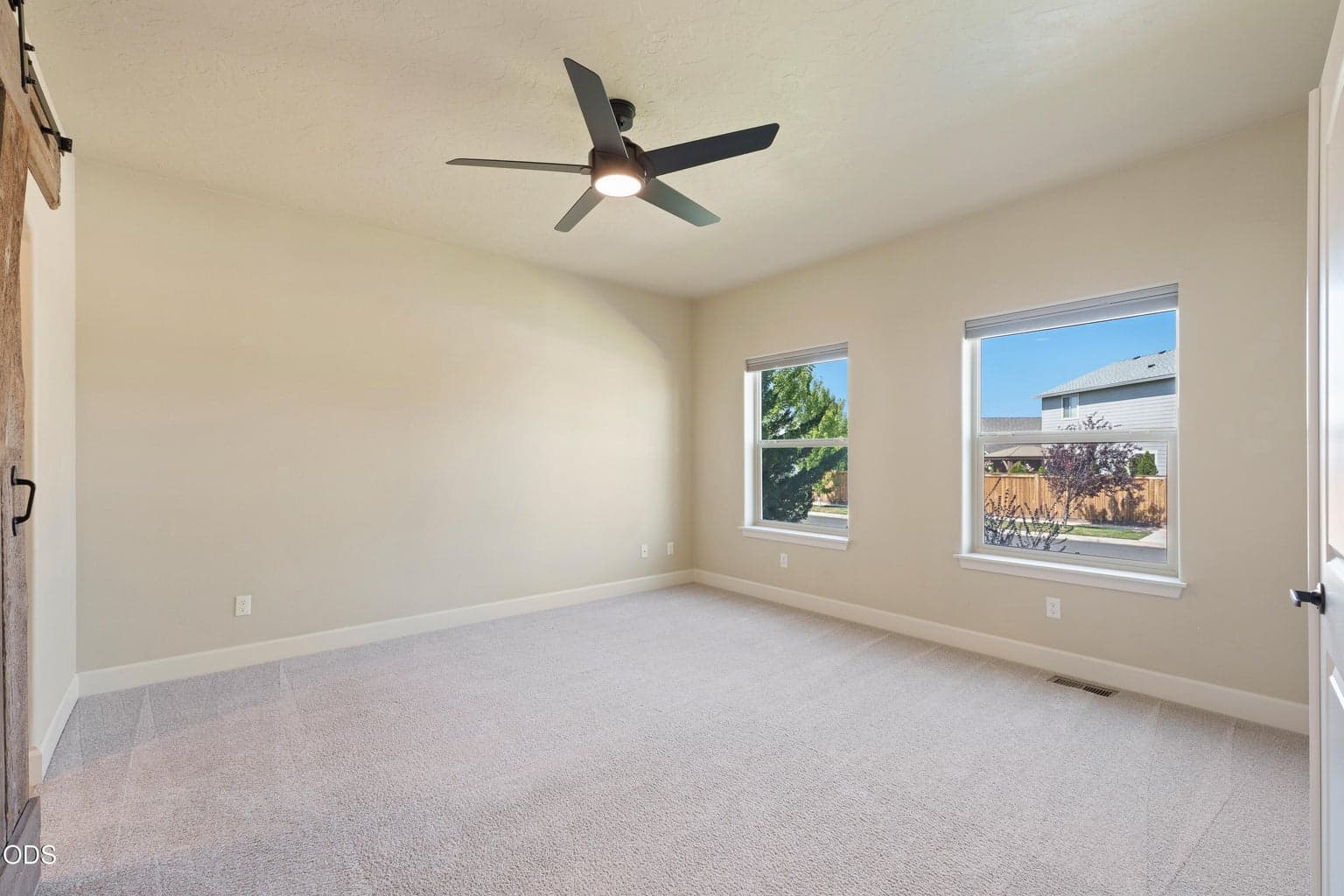Photo of 2851 NE Hope Drive 9 of 49