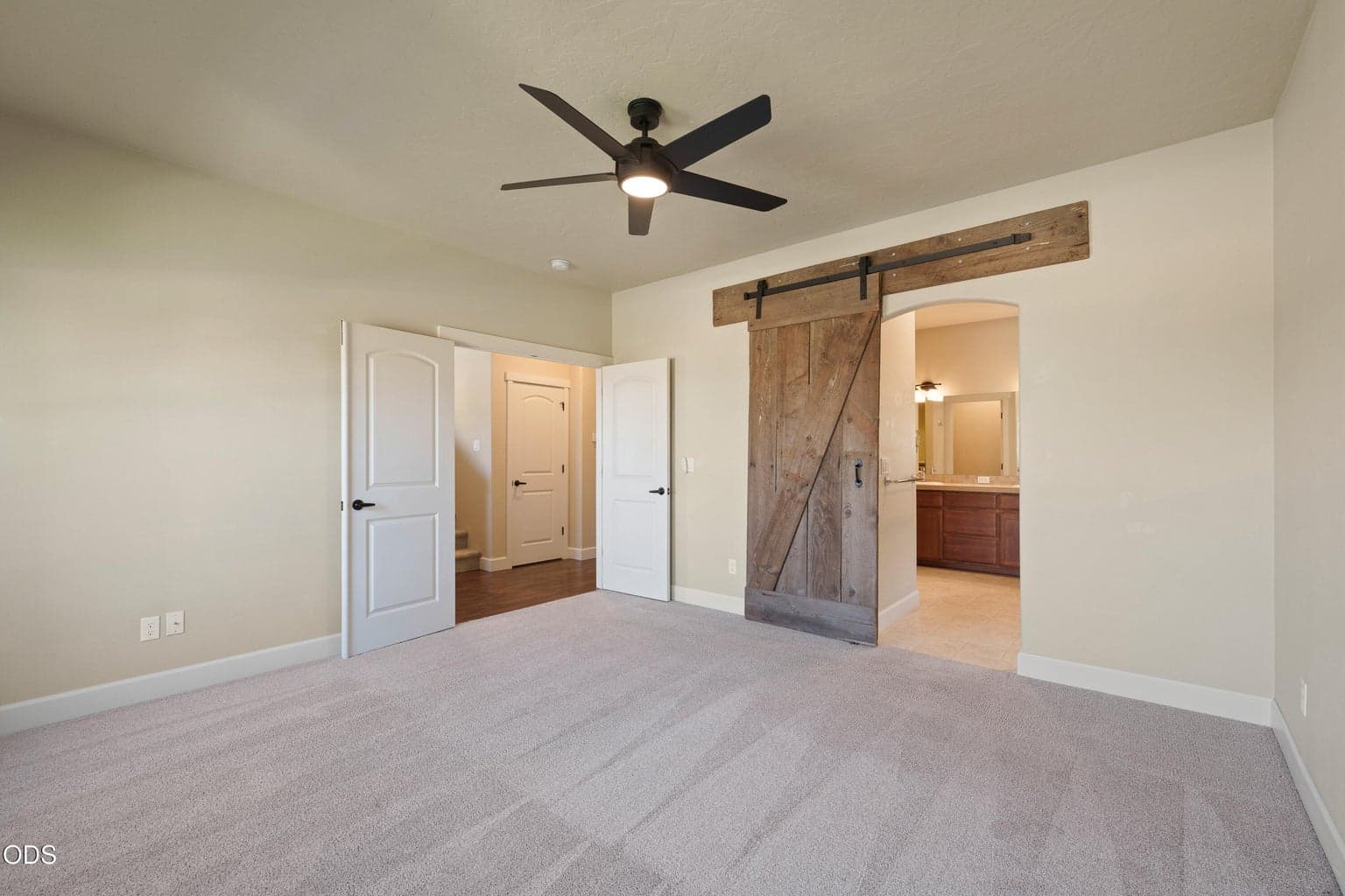 Photo of 2851 NE Hope Drive 11 of 49