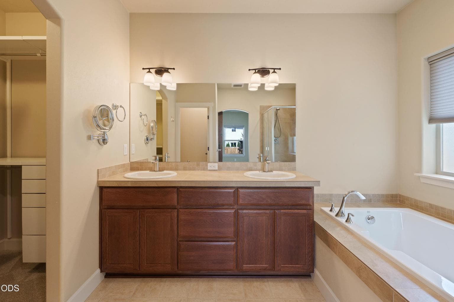 Photo of 2851 NE Hope Drive 14 of 49