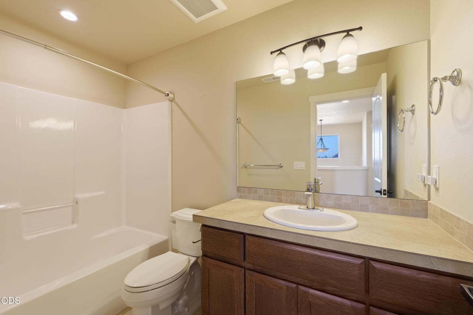 Photo of 2851 NE Hope Drive 38 of 49