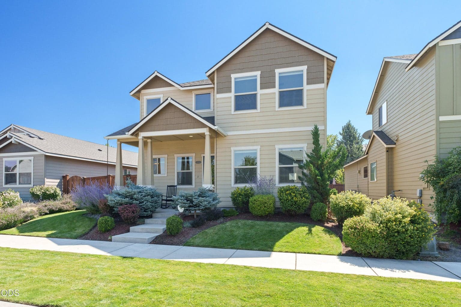Photo of 2851 NE Hope Drive 1 of 49