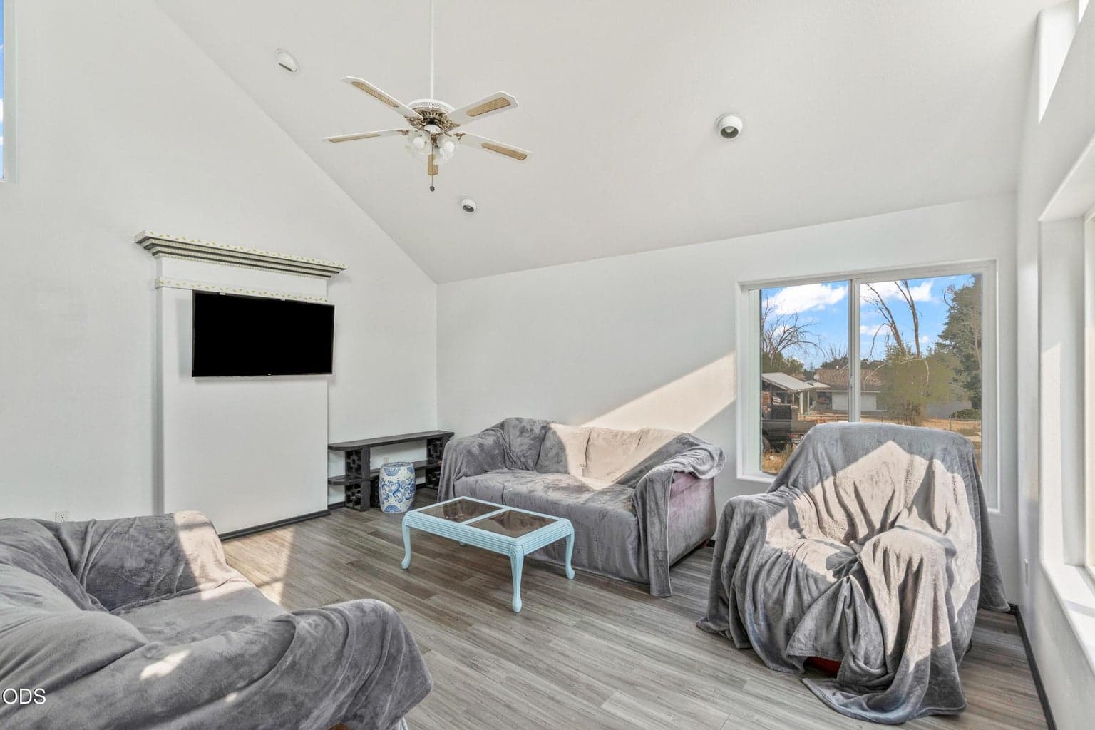 Photo of 1444 SW Marie Street 5 of 25