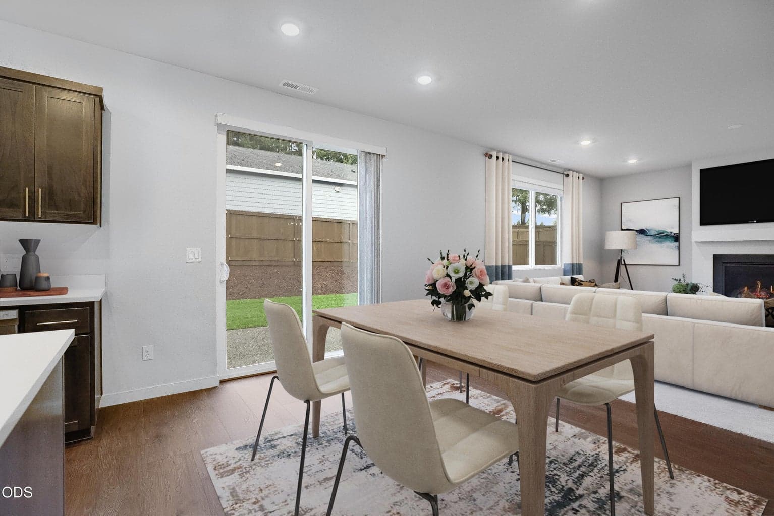 Photo of 63114 NE Henningsen Pl 6 of 19