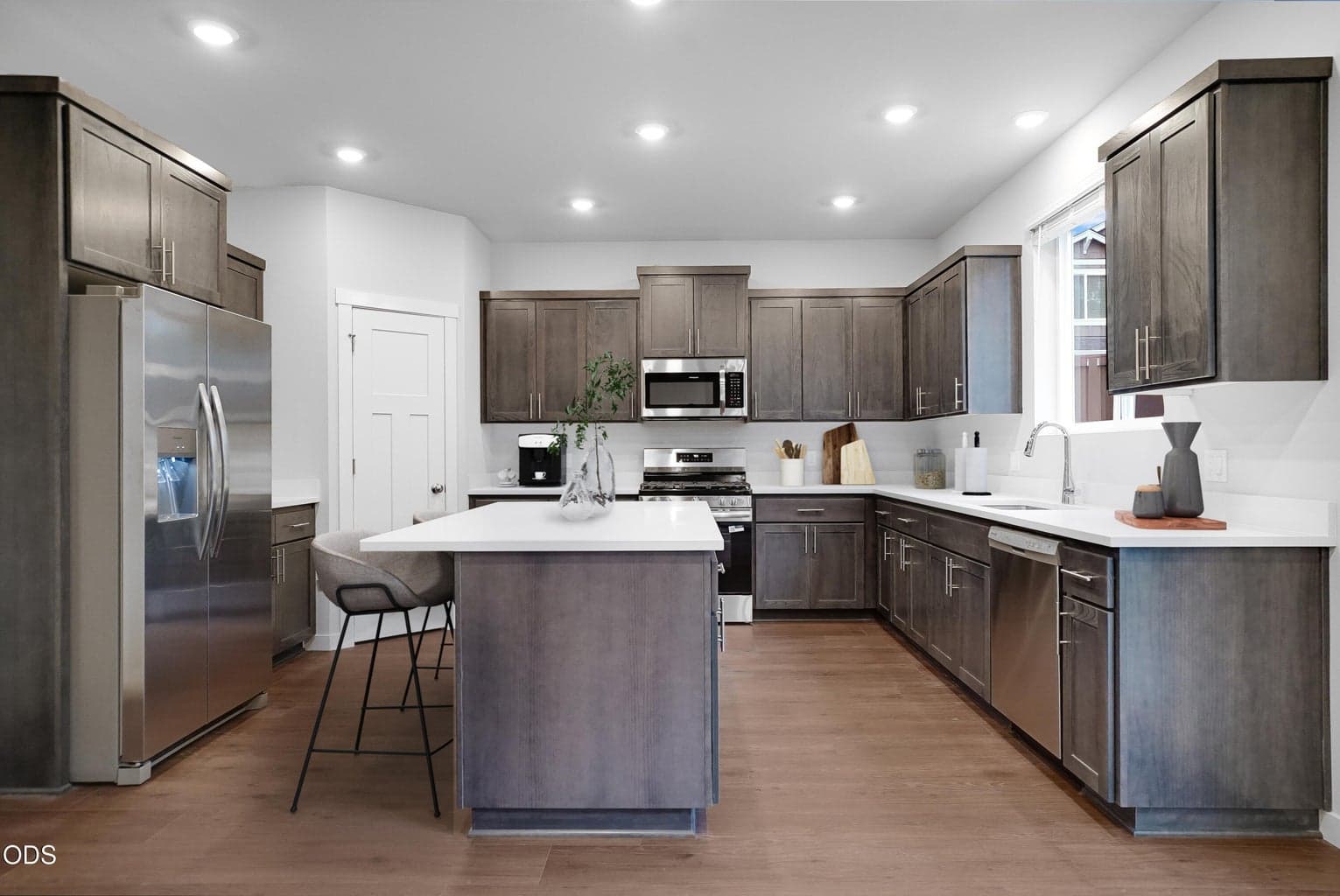 Photo of 63114 NE Henningsen Pl 8 of 19