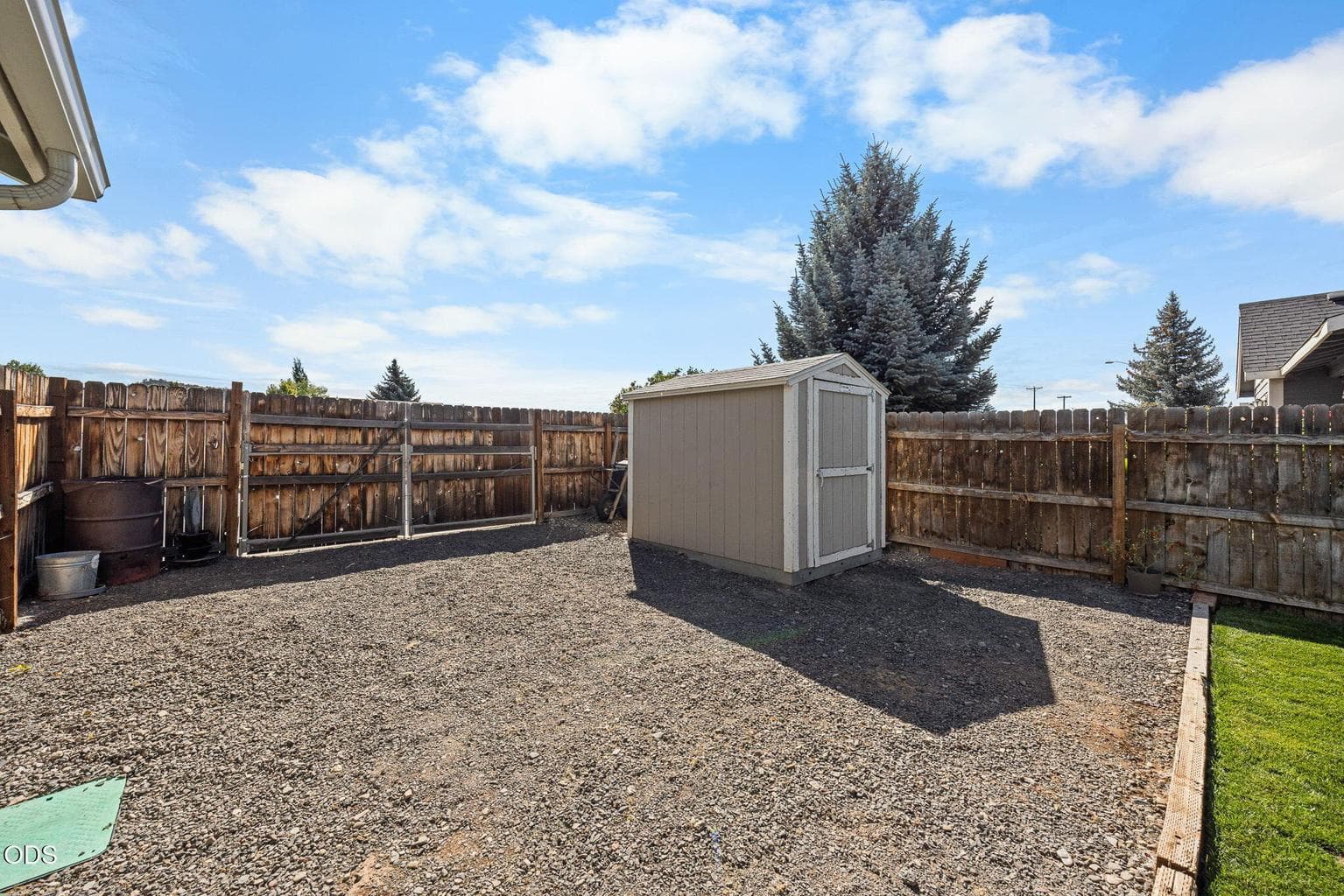Photo of 752 NE Blackbear Street 27 of 37