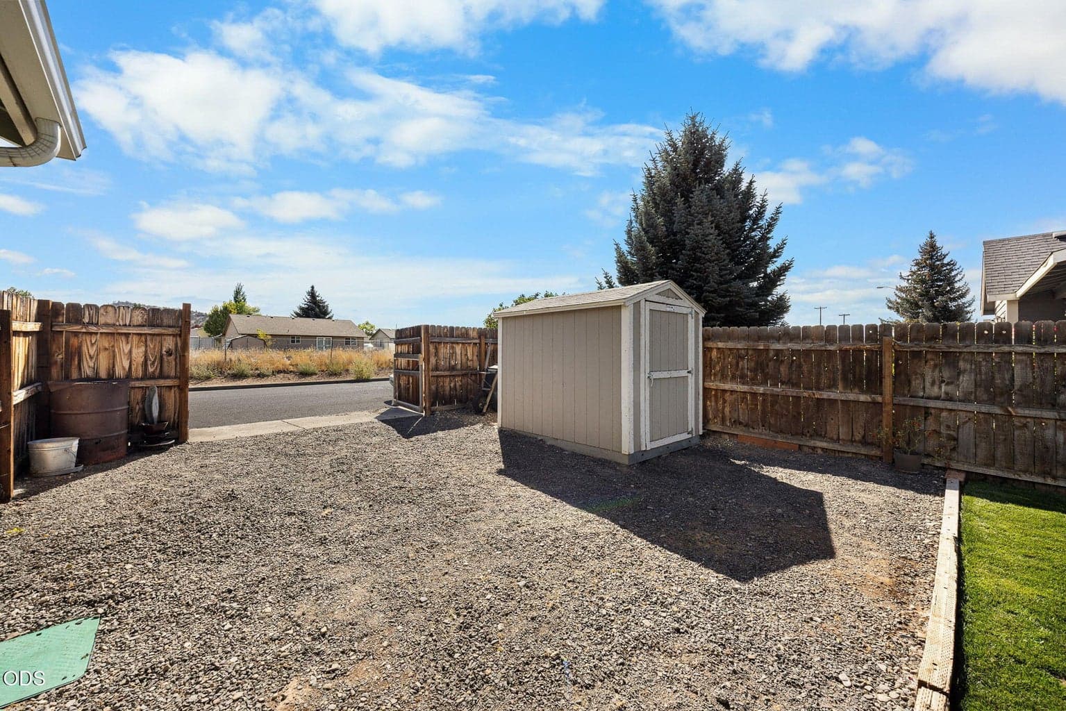 Photo of 752 NE Blackbear Street 28 of 37