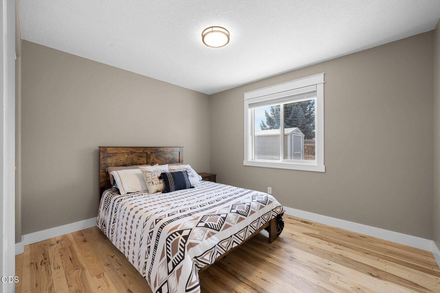 Photo of 752 NE Blackbear Street 23 of 37