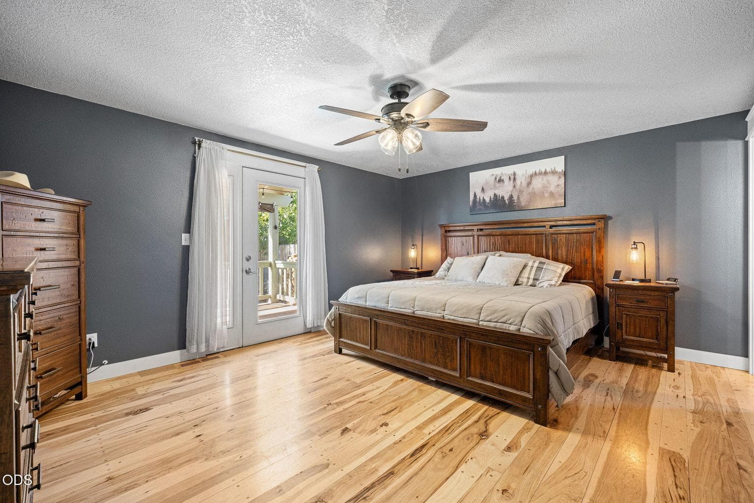 Photo of 752 NE Blackbear Street 11 of 37