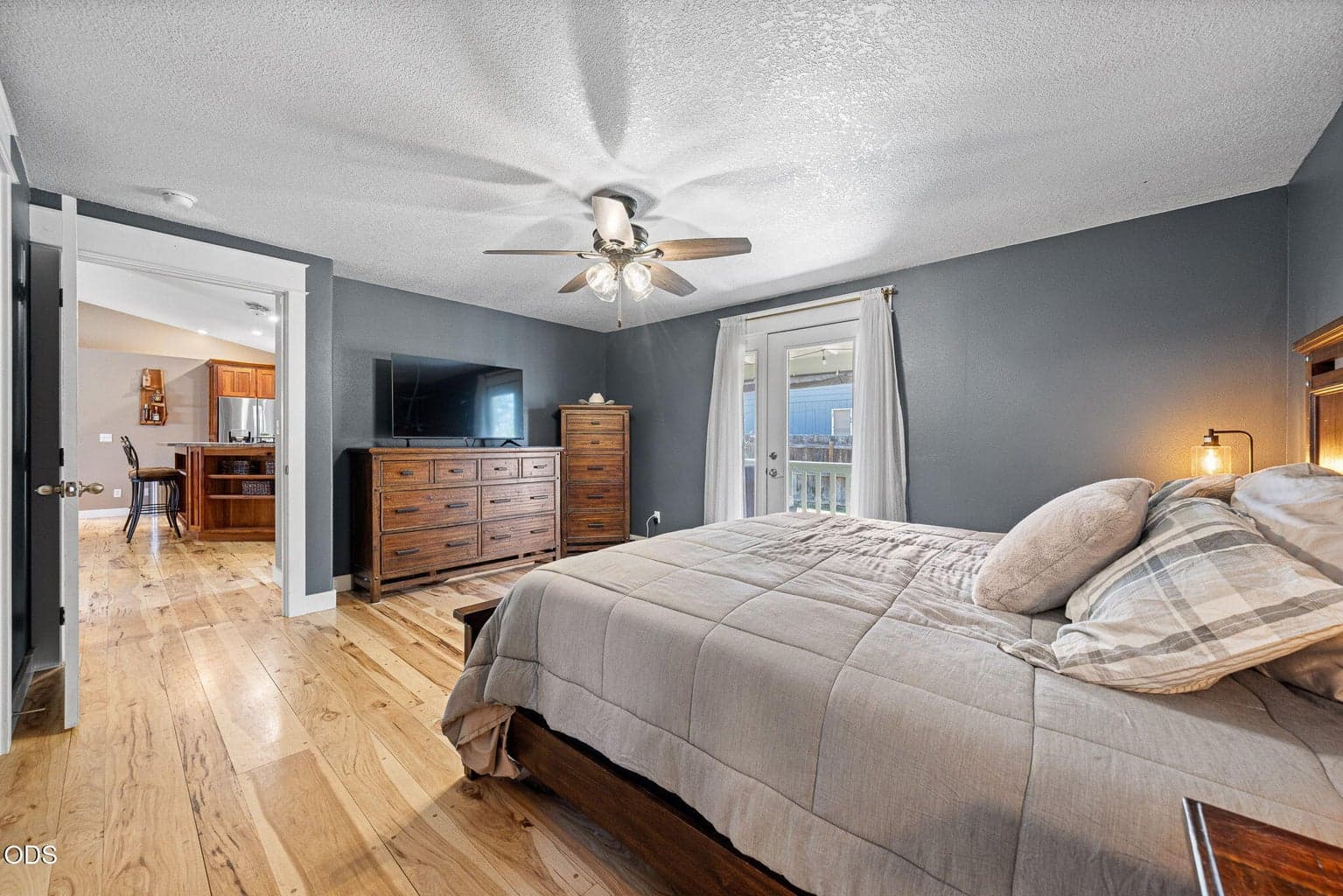 Photo of 752 NE Blackbear Street 13 of 37