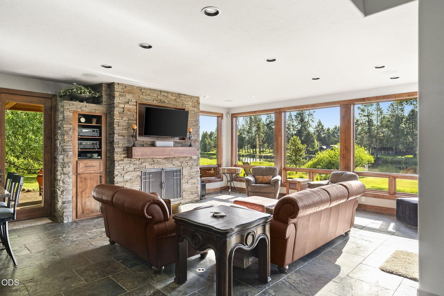 Photo of 56680 Lunar Drive 7 of 56