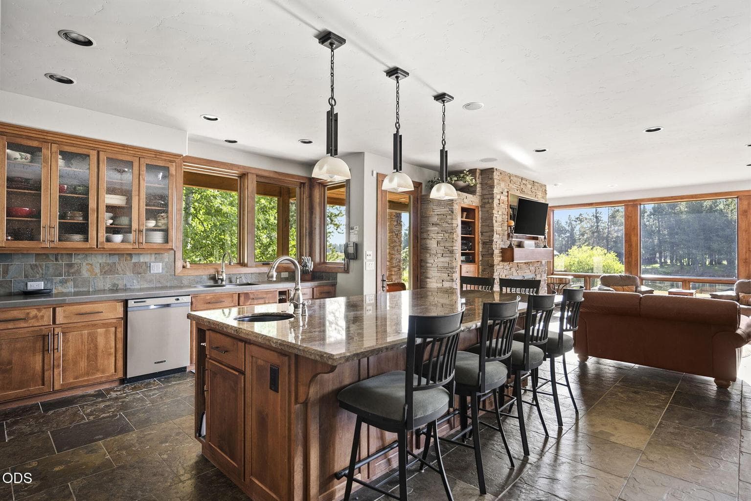 Photo of 56680 Lunar Drive 12 of 56