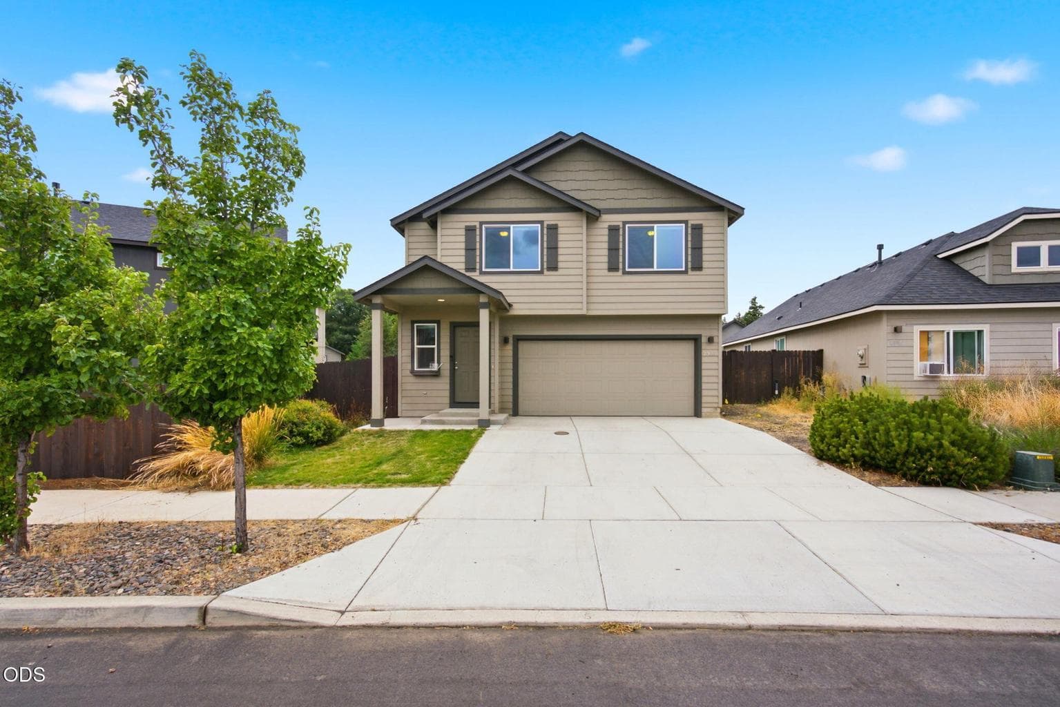 Photo of 2981 NE Roxy Place 1 of 38