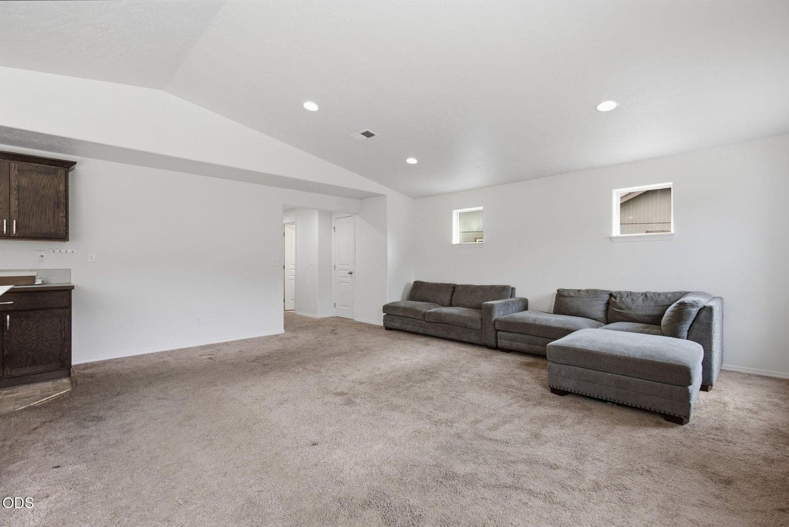 Photo of 2981 NE Roxy Place 7 of 38