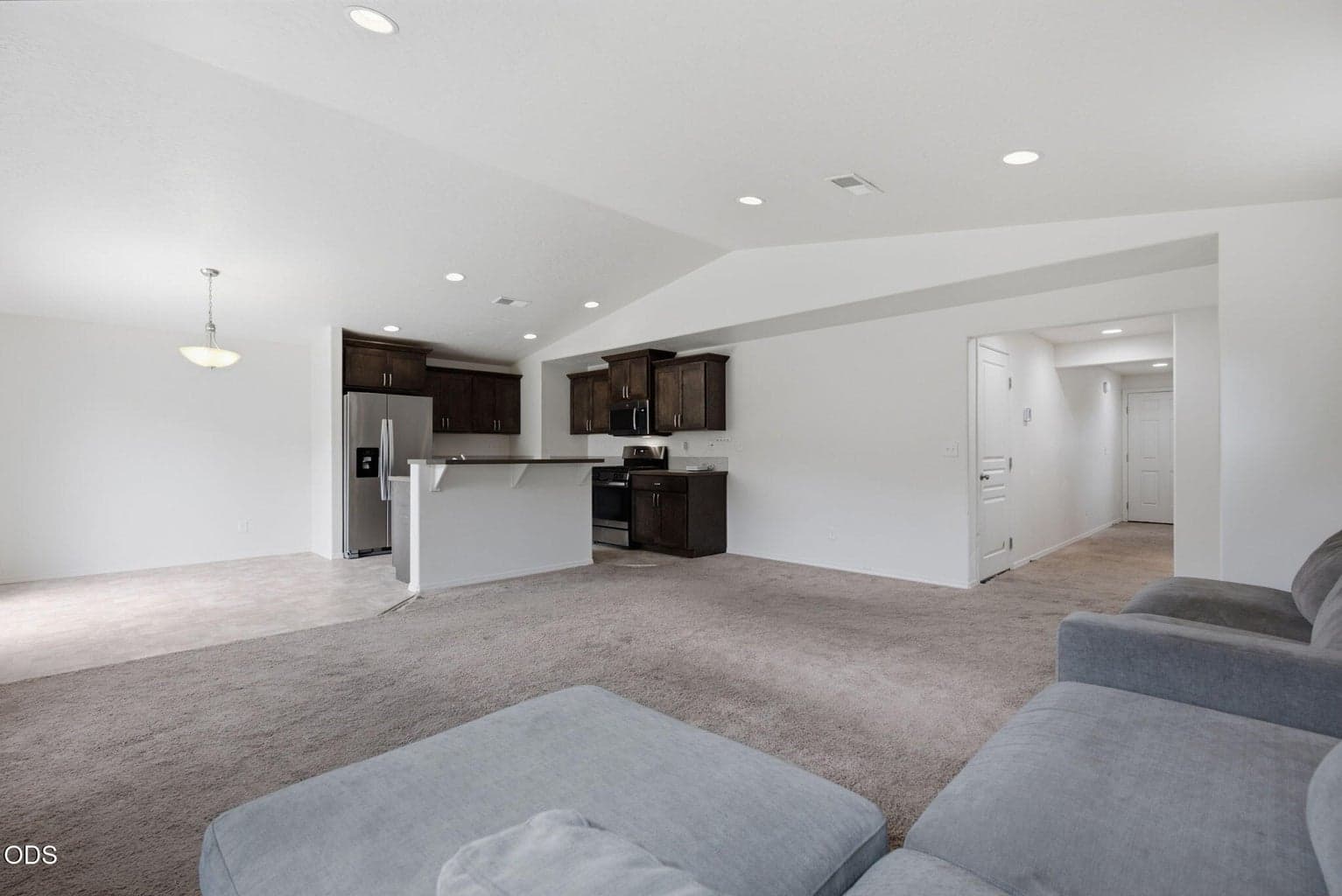 Photo of 2981 NE Roxy Place 8 of 38