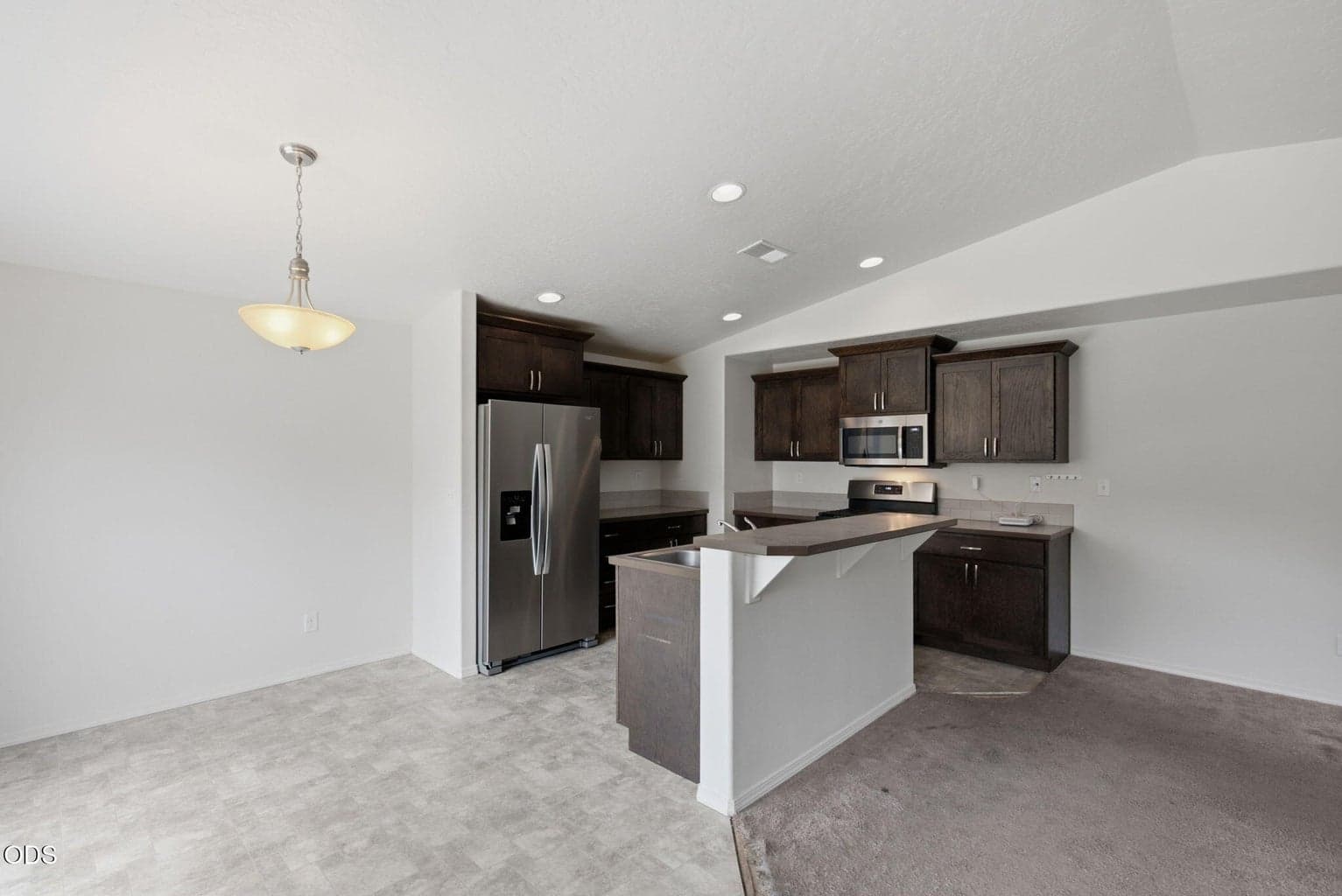 Photo of 2981 NE Roxy Place 9 of 38
