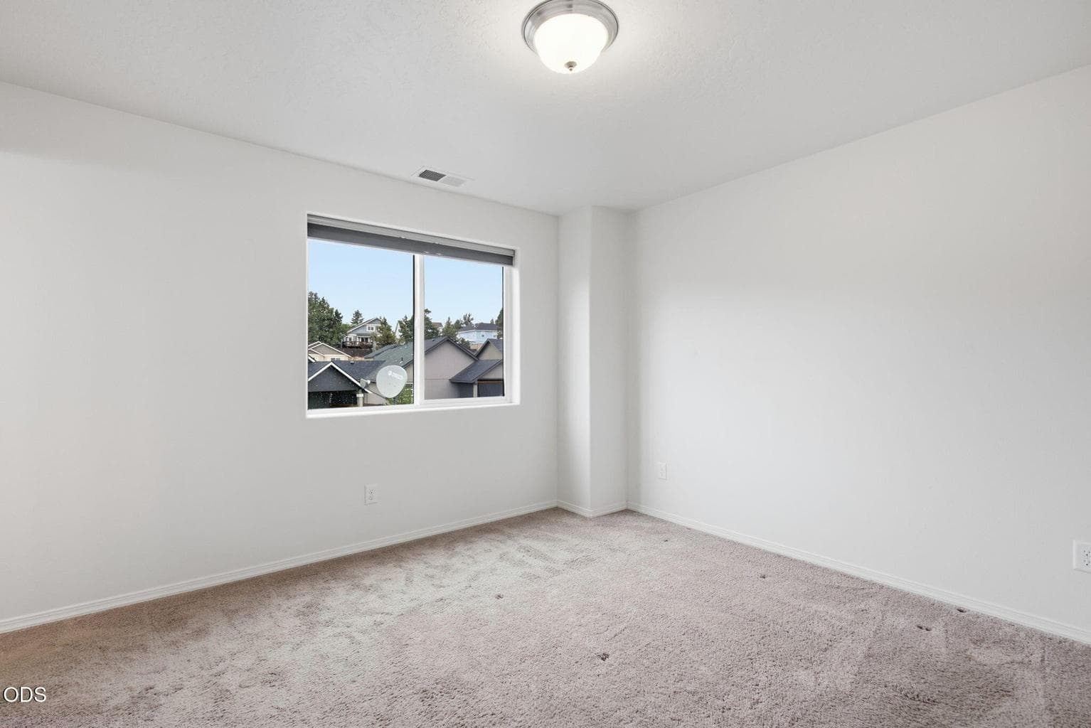 Photo of 2981 NE Roxy Place 15 of 38