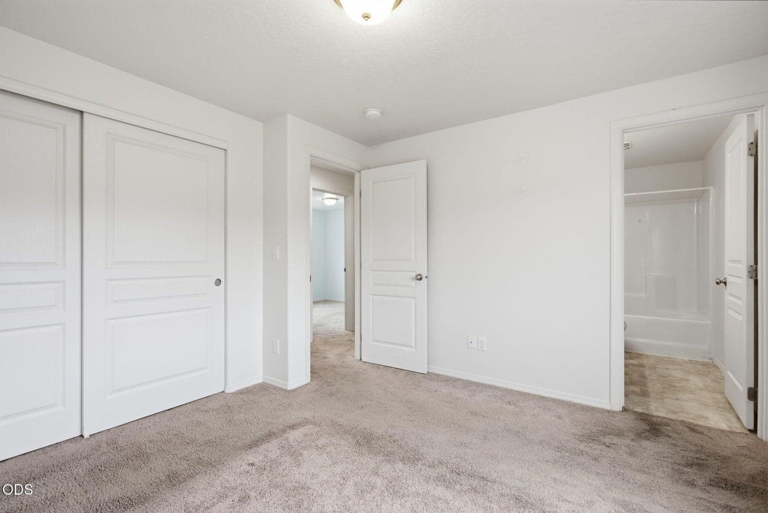 Photo of 2981 NE Roxy Place 16 of 38