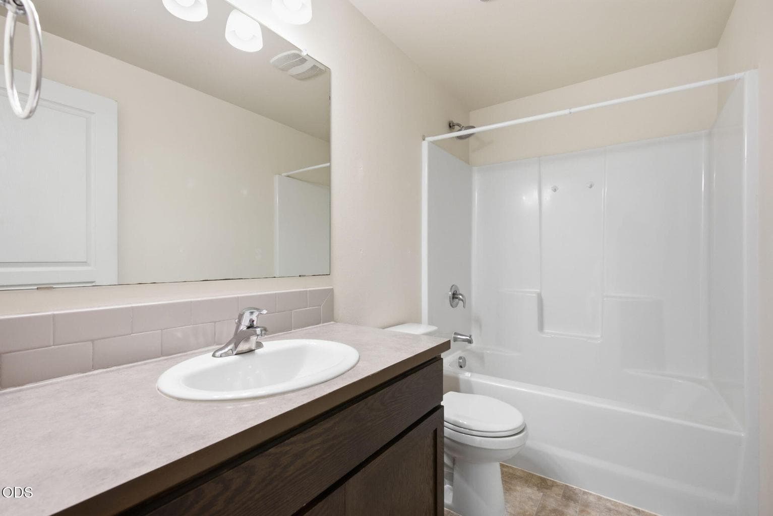 Photo of 2981 NE Roxy Place 17 of 38