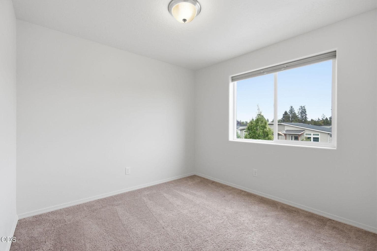 Photo of 2981 NE Roxy Place 18 of 38
