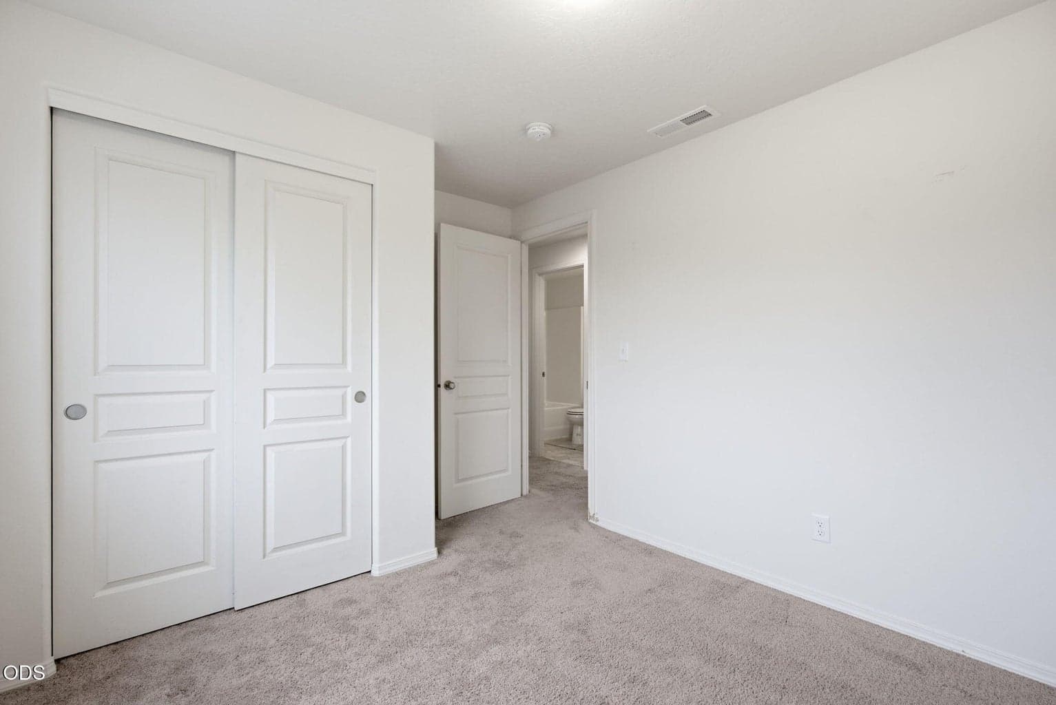Photo of 2981 NE Roxy Place 19 of 38