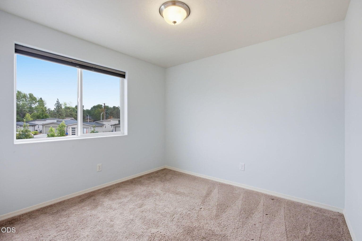 Photo of 2981 NE Roxy Place 20 of 38