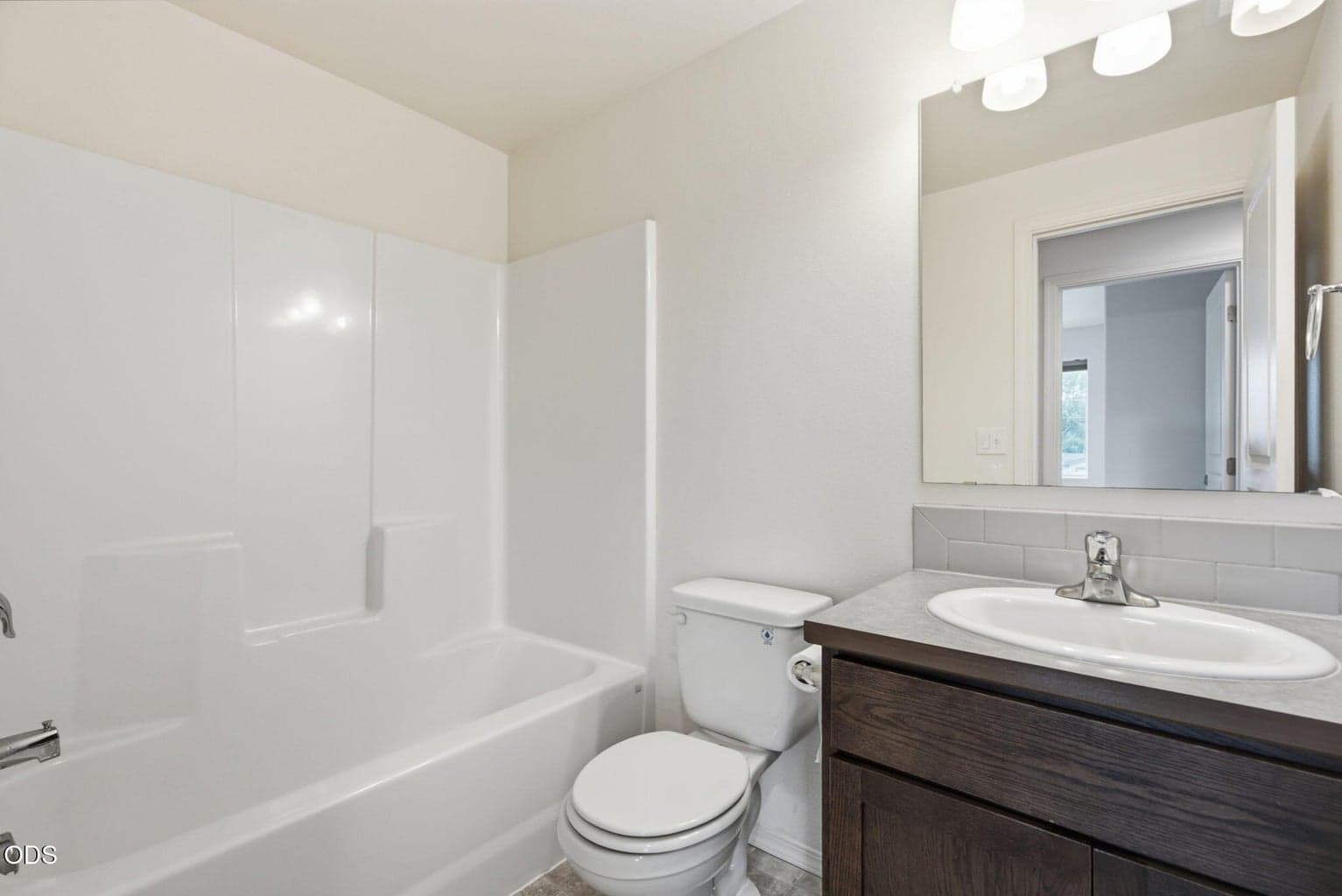 Photo of 2981 NE Roxy Place 22 of 38