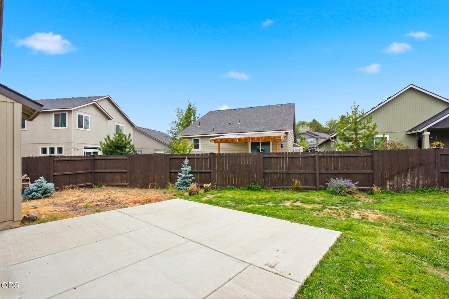 Photo of 2981 NE Roxy Place 24 of 38