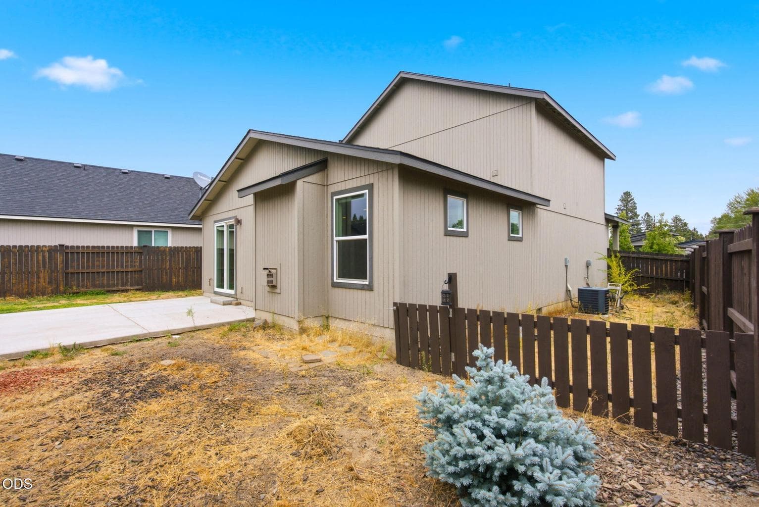 Photo of 2981 NE Roxy Place 27 of 38
