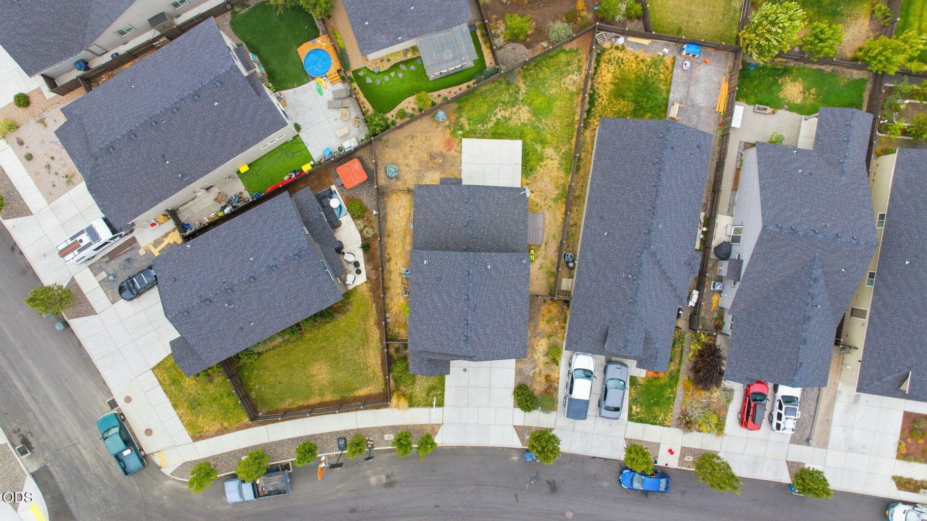 Photo of 2981 NE Roxy Place 31 of 38
