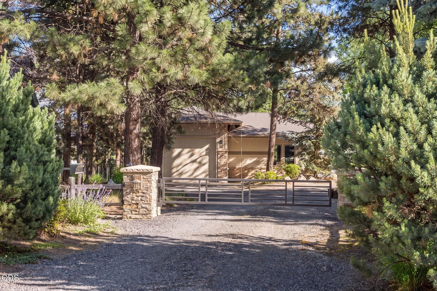 Photo of 56688 Lunar Drive 4 of 23