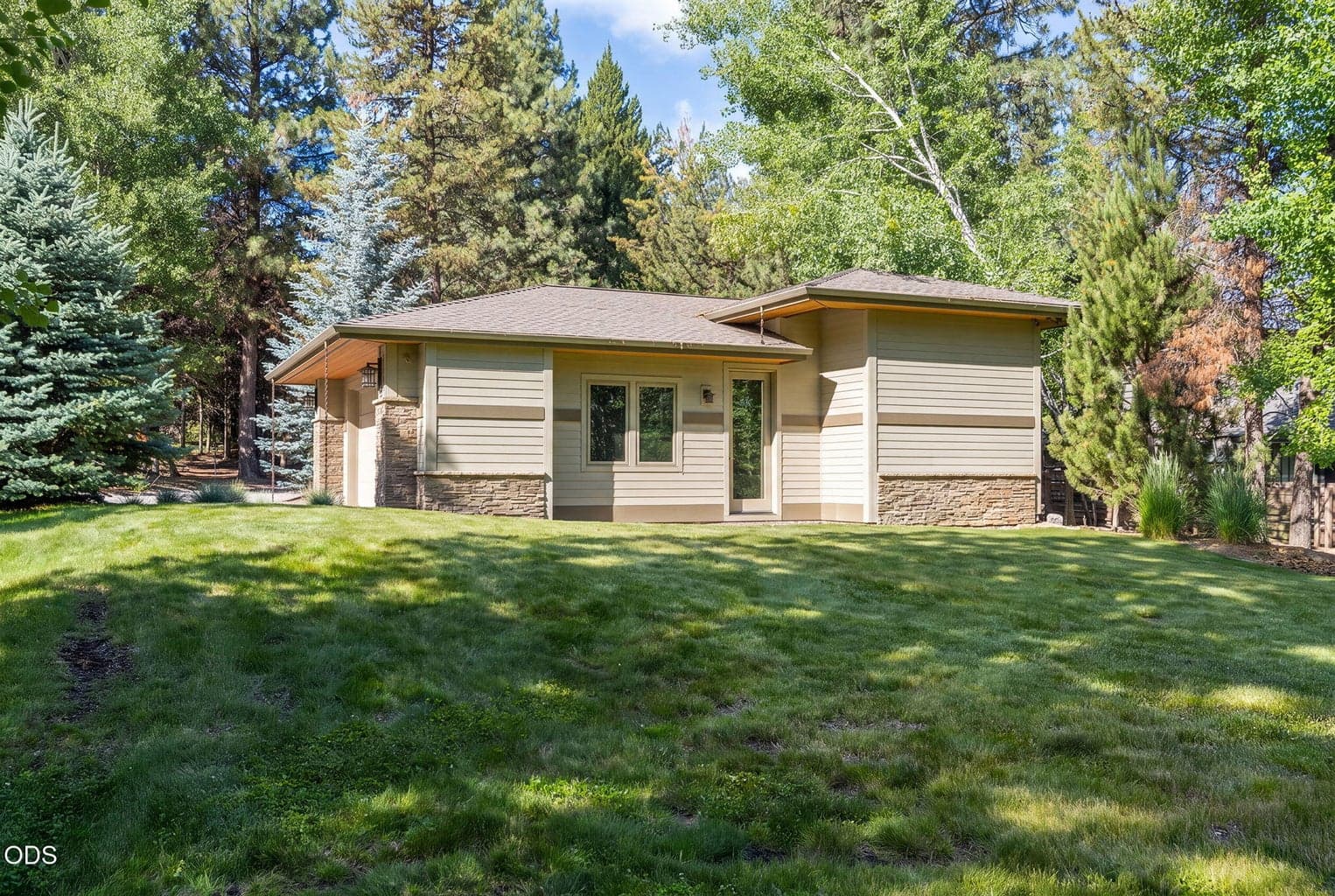 Photo of 56688 Lunar Drive 11 of 23