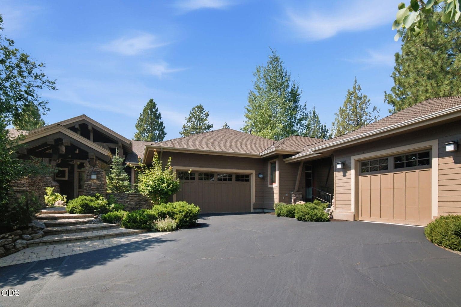 Photo of 17094 Lady Caroline Drive 4 of 69