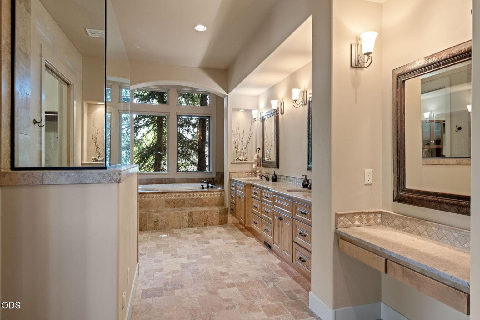 Photo of 17094 Lady Caroline Drive 20 of 69