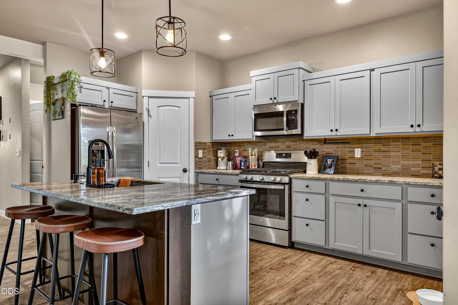 Photo of 281 NW 29th Street 13 of 42