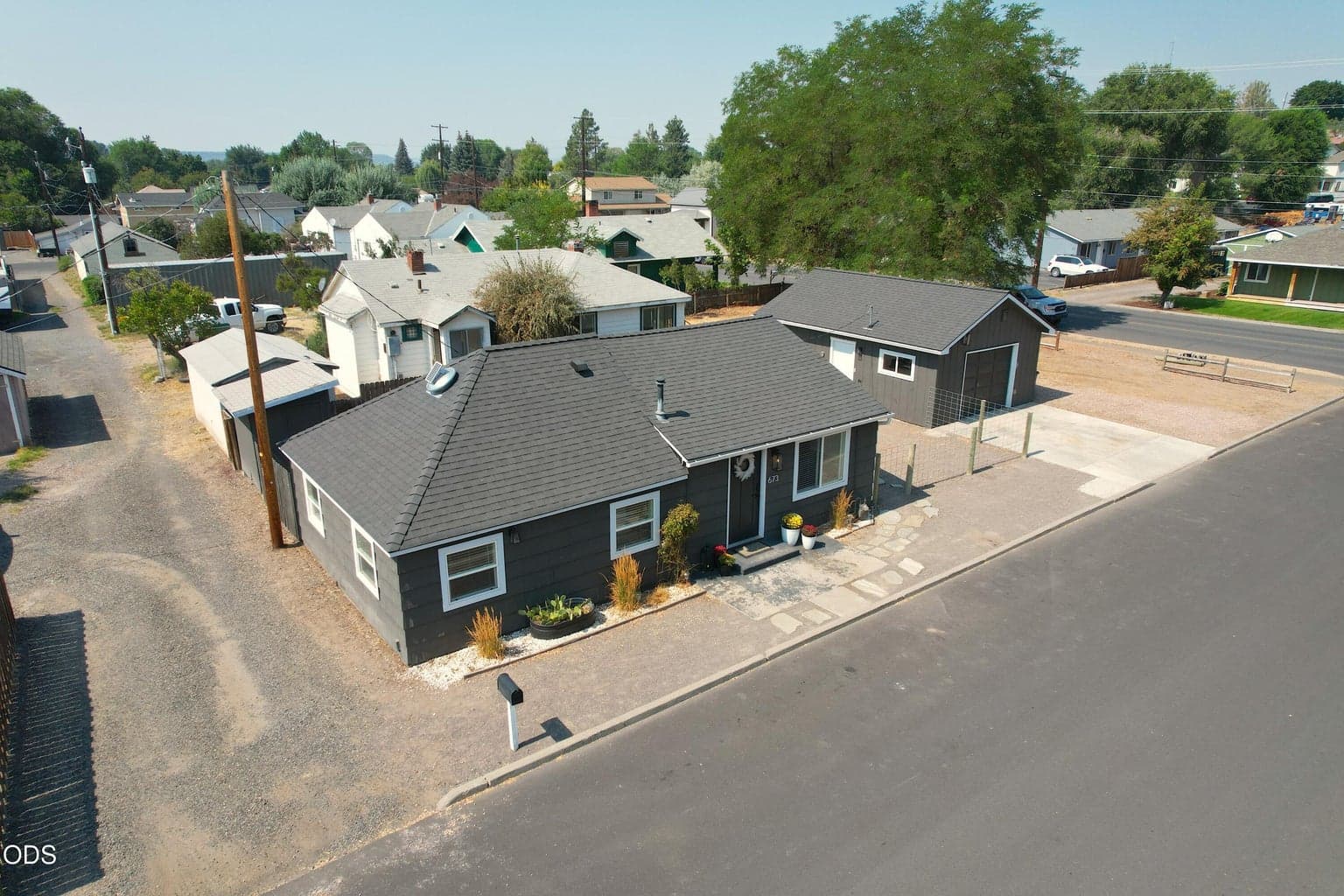 Photo of 673 NE Garner Street 29 of 35