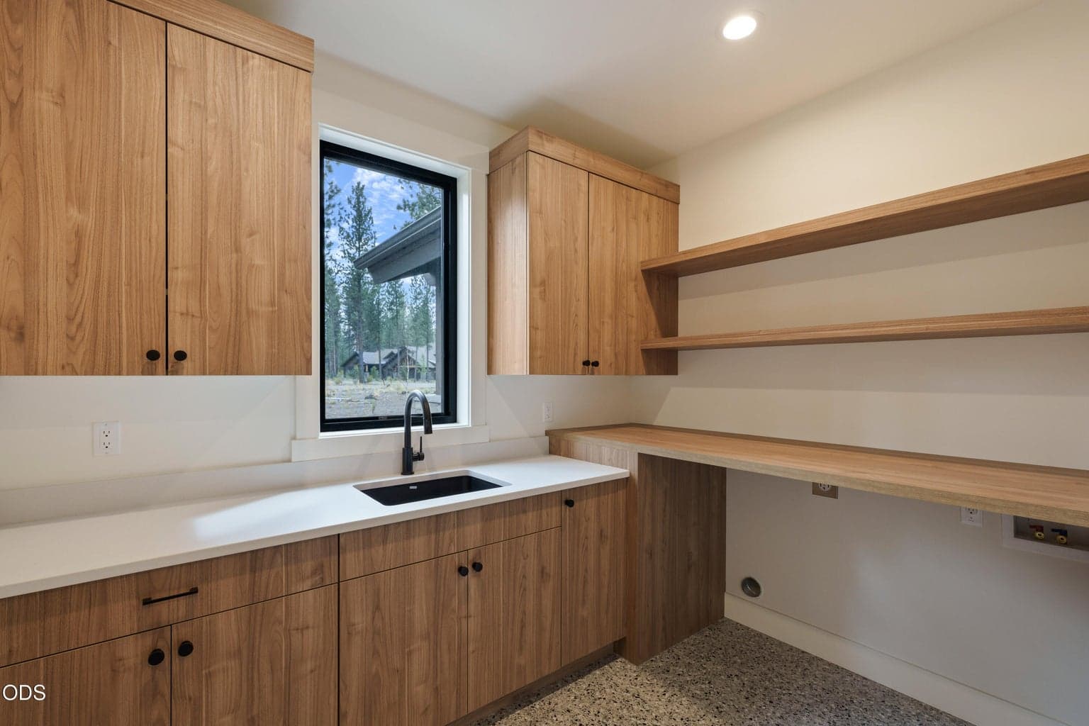 Oversized laundry room