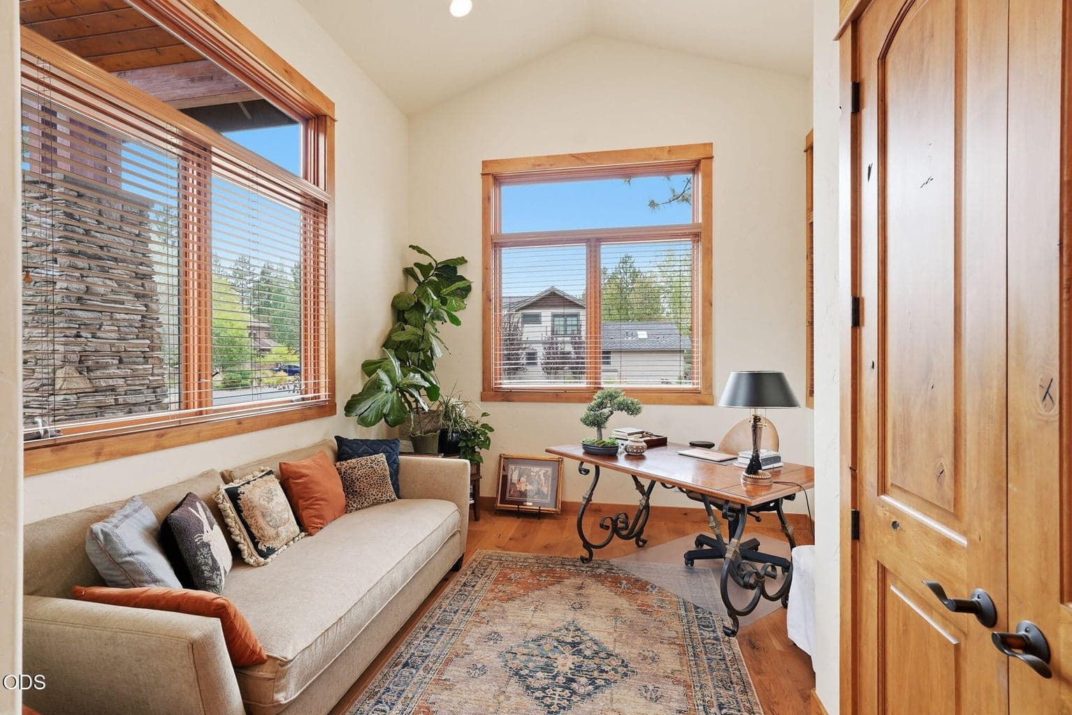 Photo of 19052 NW Mt. Shasta Drive 11 of 60