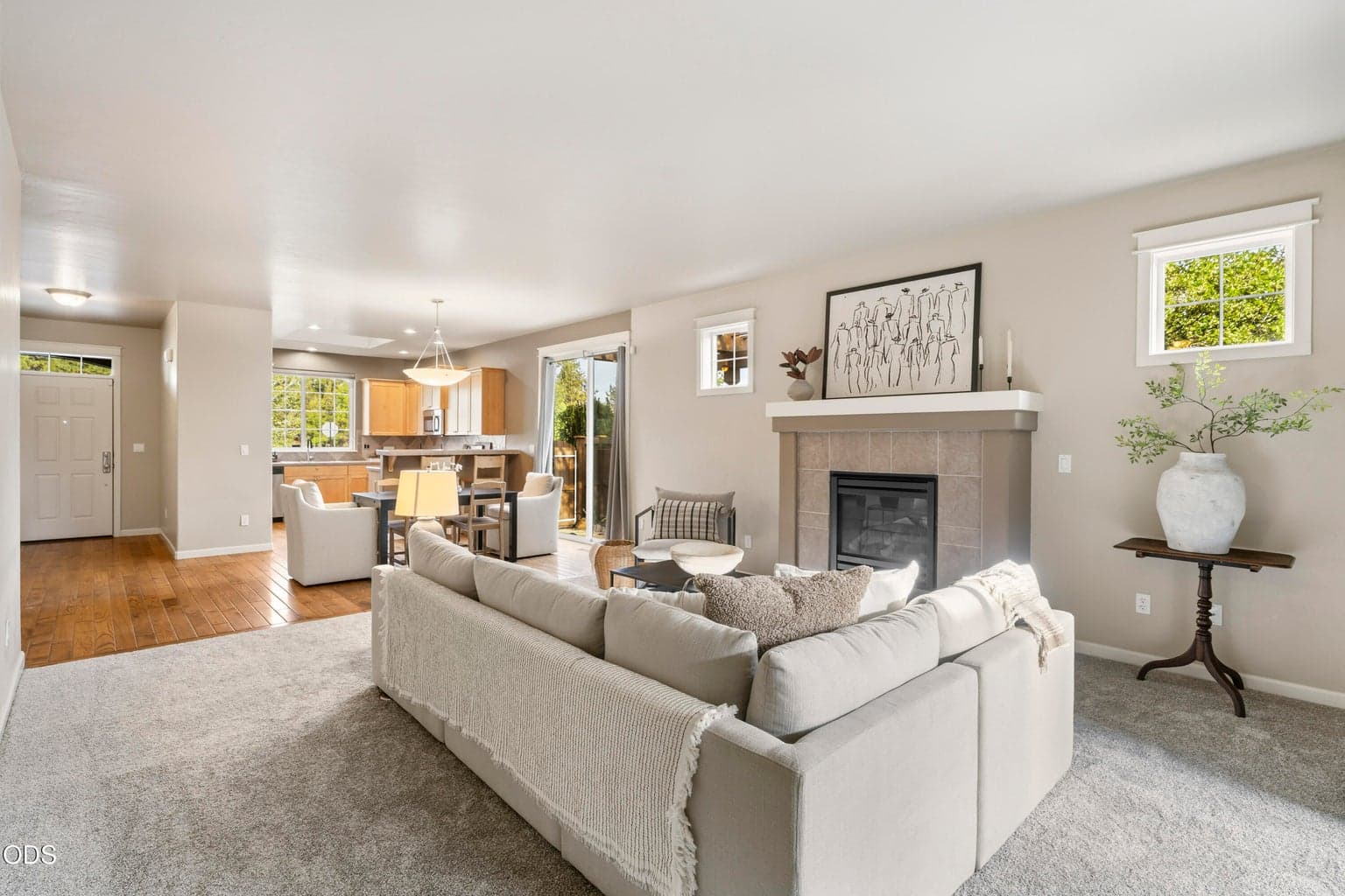 Photo of 61146 SE Sydney Harbor Drive 4 of 24