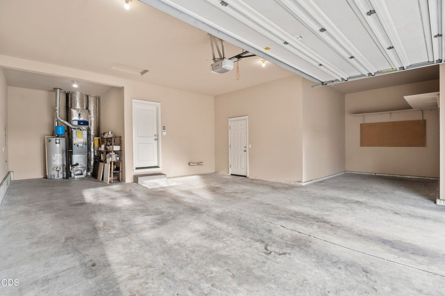 Photo of 61146 SE Sydney Harbor Drive 13 of 24