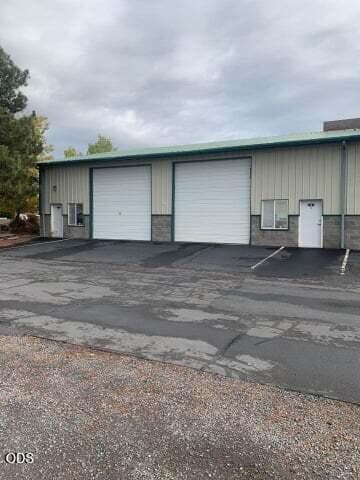 Photo of 2675 SW High Desert Drive 1 of 5