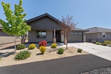 2622 Redwood Circle