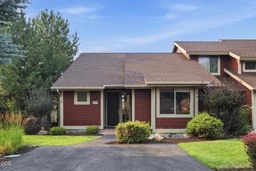 10614 Village Loop, Redmond · Eagle Crest