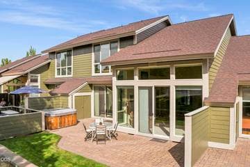 743 Sage Country Court, Redmond · Eagle Crest