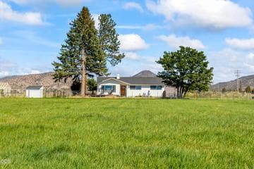 17435 Hahlen Avenue, Powell Butte