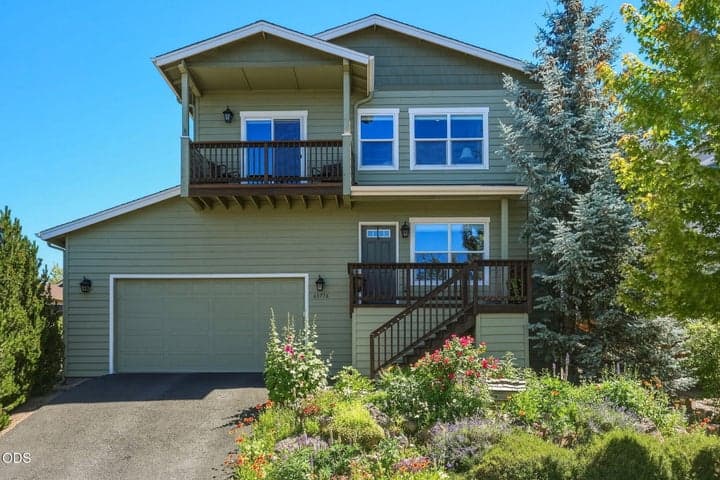 63776 Hunters Circle