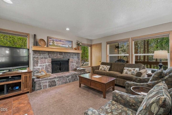 57402 Beaver Ridge Loop