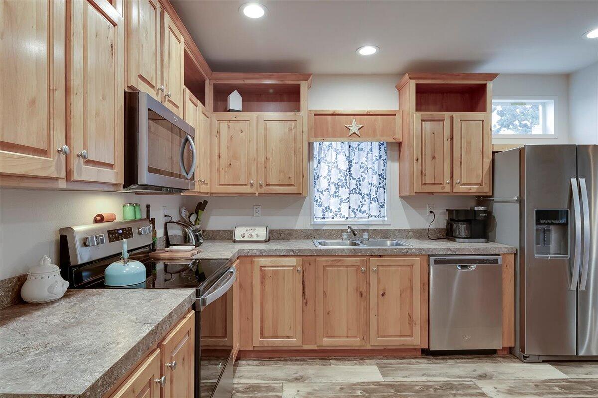 Photo of 14552 SE Wintoon Road 4 of 56