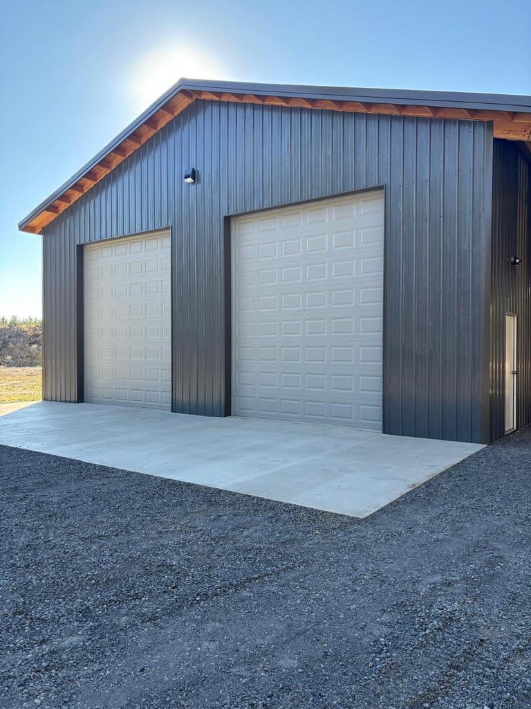 Photo of 17410 Cedar Court 2 of 23