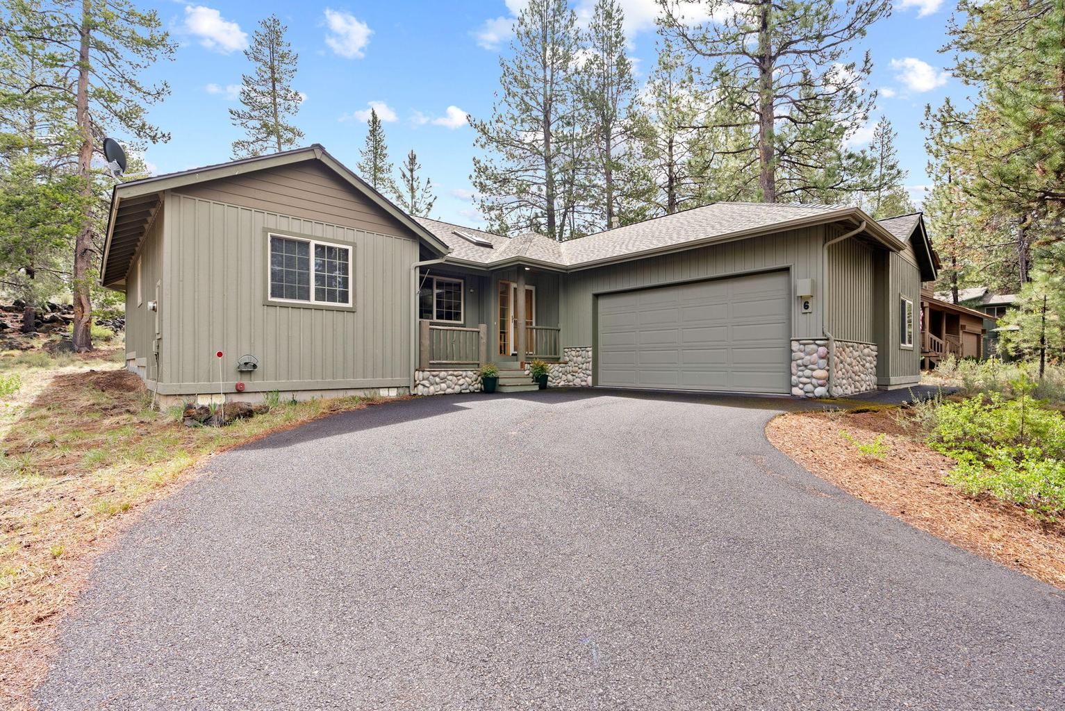 Photo of 57584 Whistler Lane 1 of 29